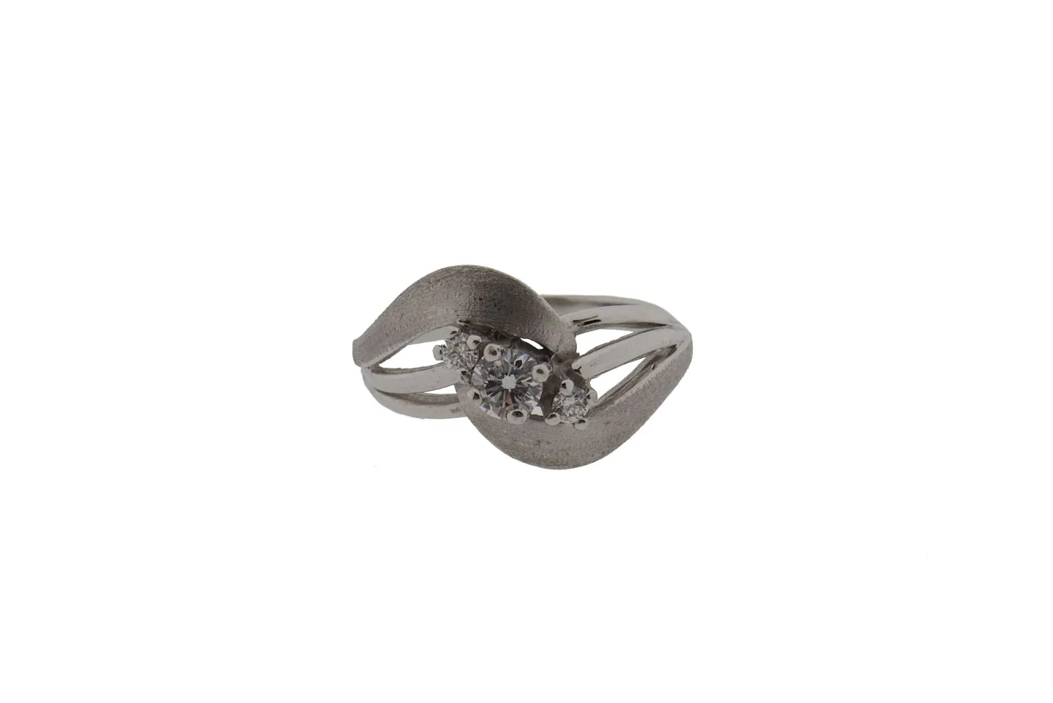 14 karaat witgouden slagring met diamanten