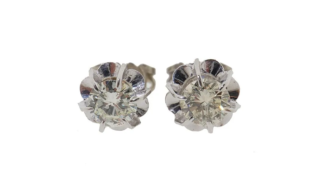 14 karaat witgouden diamanten oorknopjes