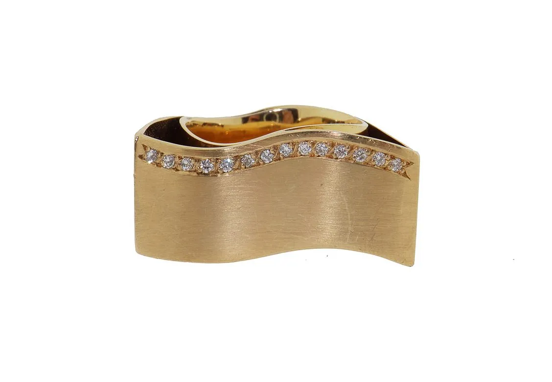 Unieke 18 karaat gouden dames ring met diamanten