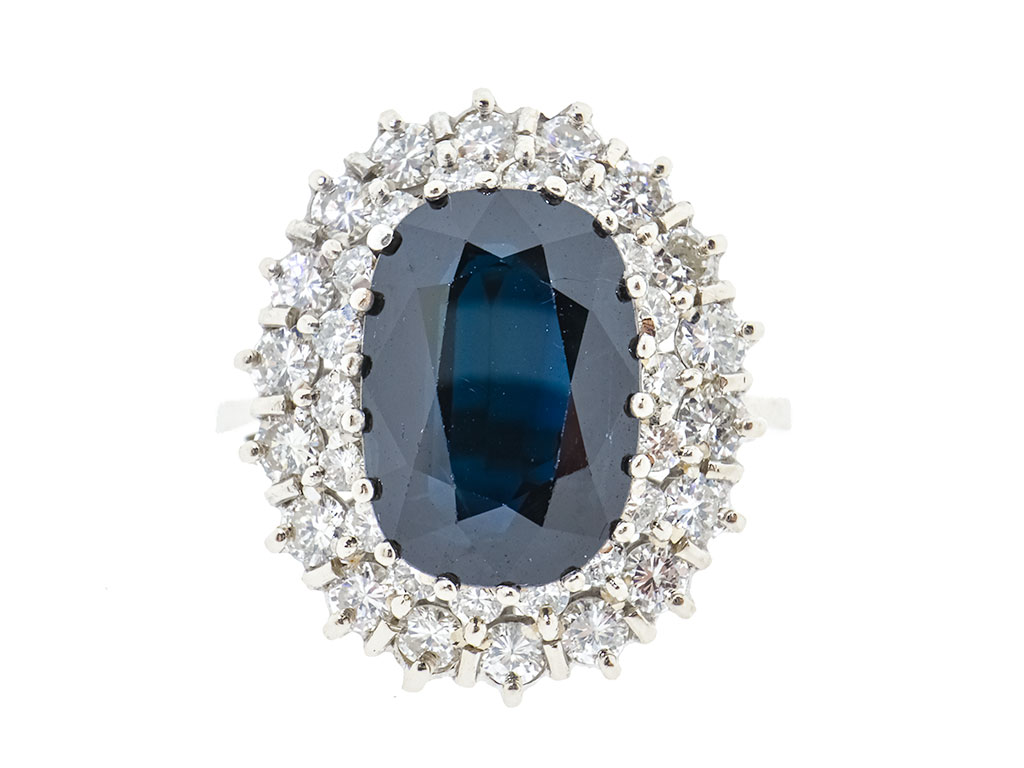 Royal Sapphire | 18K Gouden Entourage Ring Met Saffier En Diamanten 