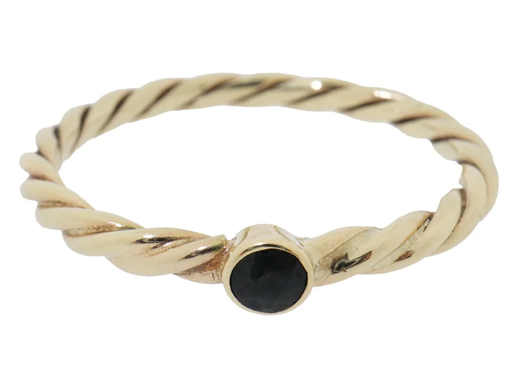 14 Karaat Gouden Ring Met Donkere Toermalijn