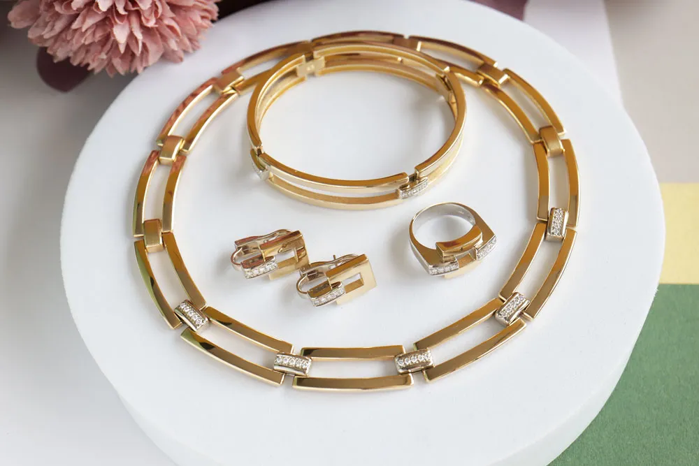 Exclusieve 18 Karaat Gouden Sieraden Set Met Diamanten 