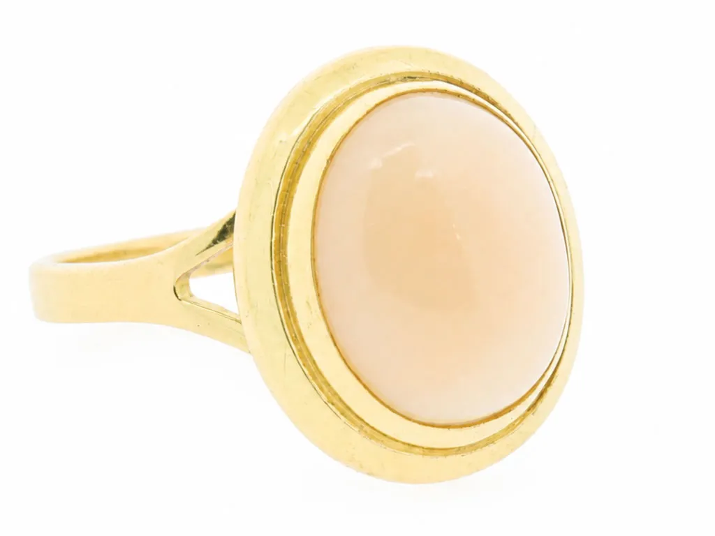 18 Karaat Gouden Dames Ring Met Roze Koraal 