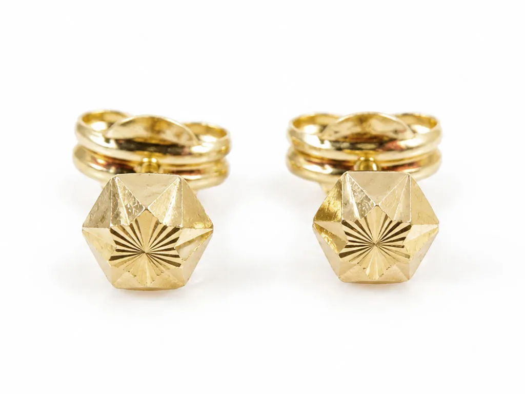 14 Karaat Kleine Gouden Sterknopjes 