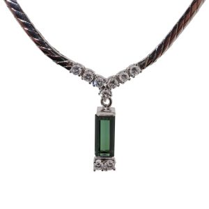 14 karaat witgouden collier met smaragd en diamanten